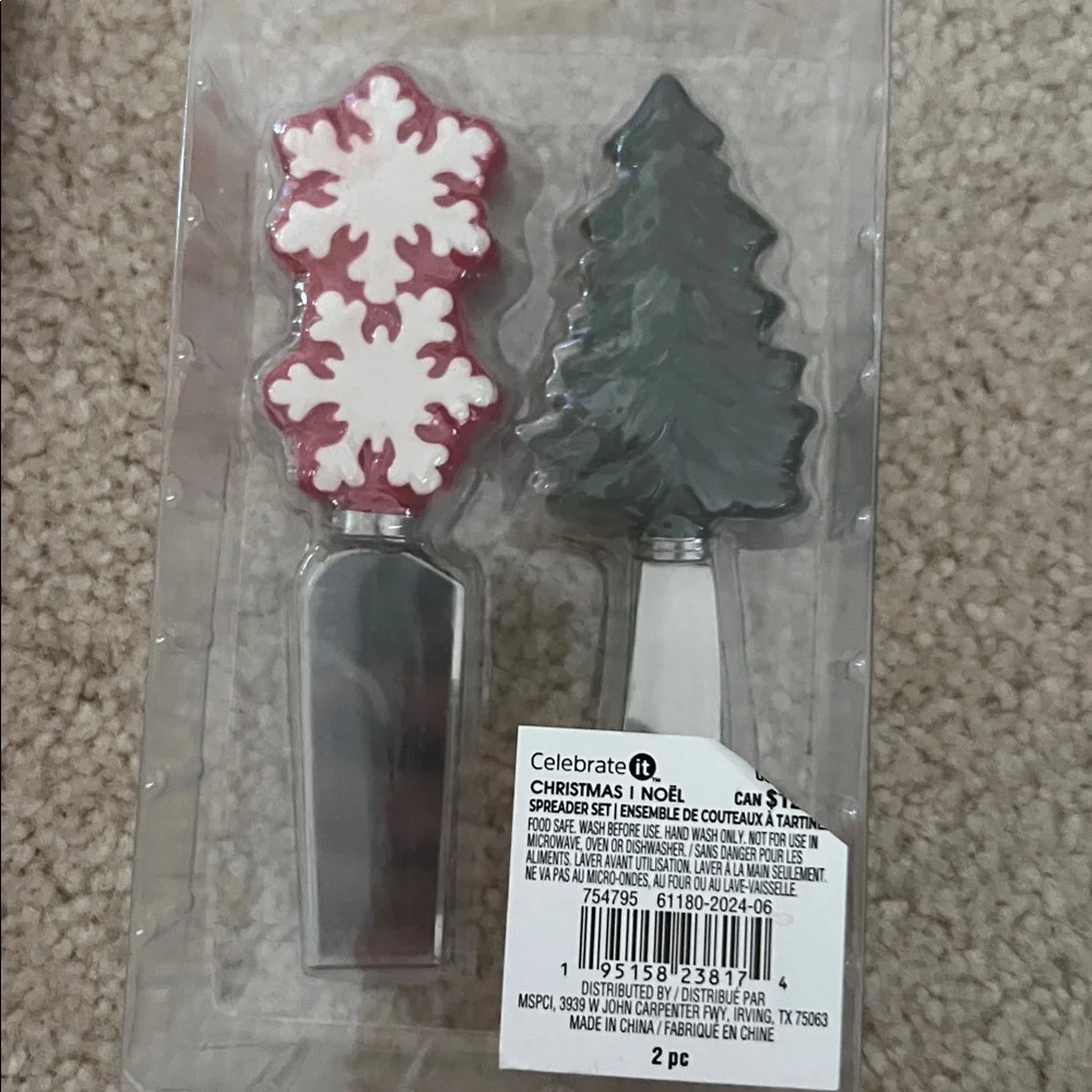 Bundle of Spreaders NIB
Martha Stewart 
Celebrate it - Picture 5 of 5